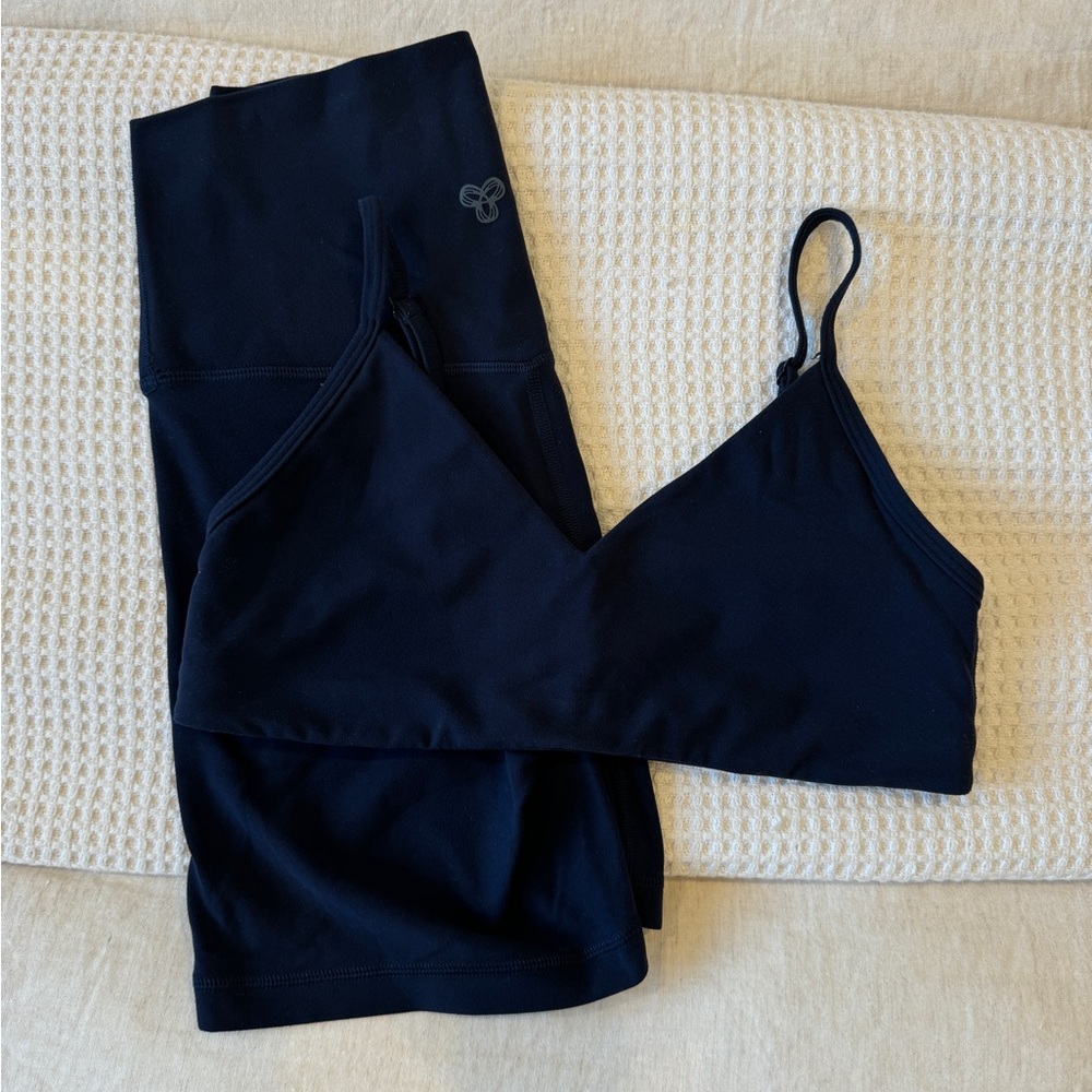 Aritzia TnAction Workout Set